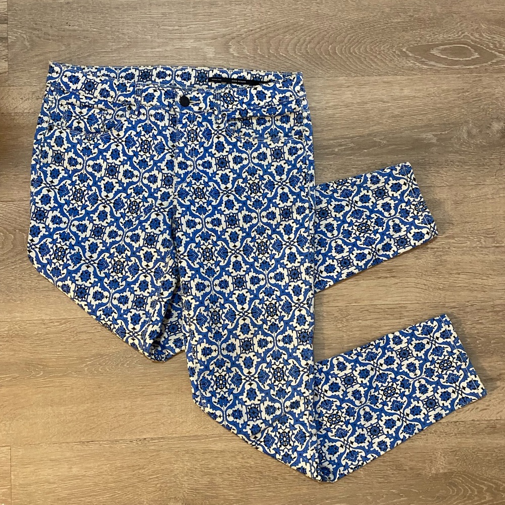 Zara White and Blue Geometric Floral Print Pants - Medium Rise, Slim Fit, Size 8